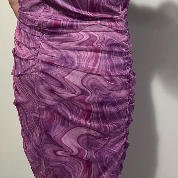 Abstract print bodycon dress - Picture 4 of 5